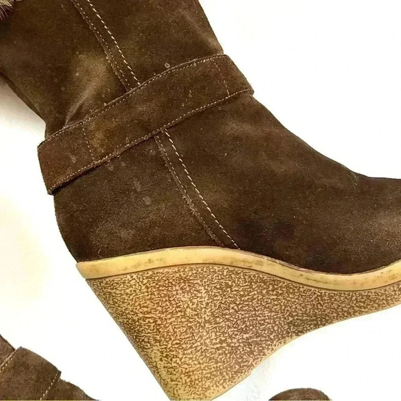 Marc Fisher Brown Suede “70’s” Rubber Wedge Faux Fur Top Buckle Boots Size 9M - Picture 5 of 16